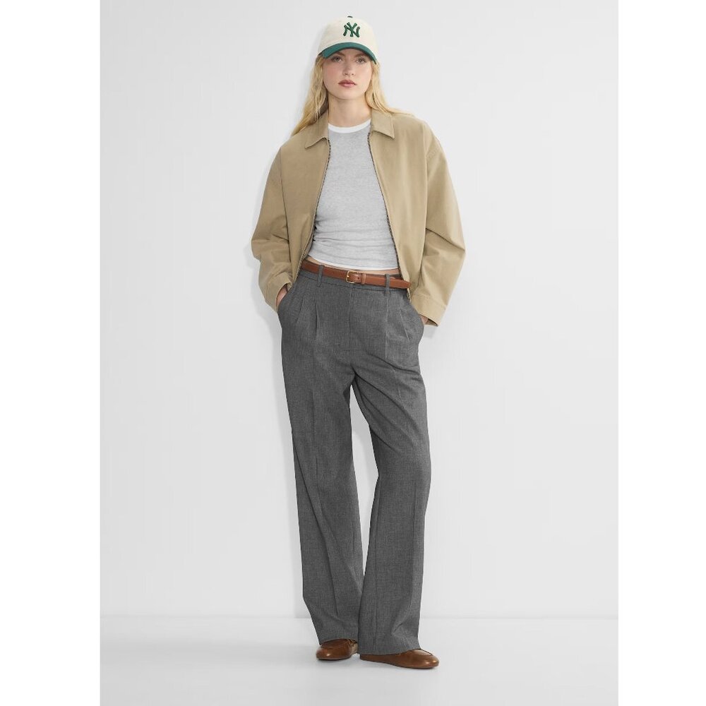 Aritzia The Effortless Pant (Re)ssential in heather charcoal, Size 2 Short